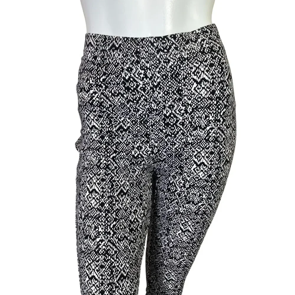 Chico's | Women's Black/White Pattern Fabulously Slimming Leggings | Size: 10 - Picture 2 of 8